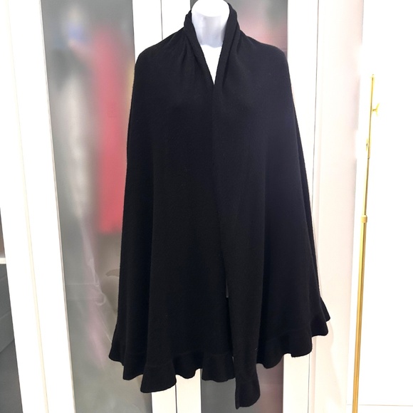 Black Cashmere Ruffled Edge Cape Cashmere from Saks Fifth Ave 140" Sweep! - Picture 1 of 7